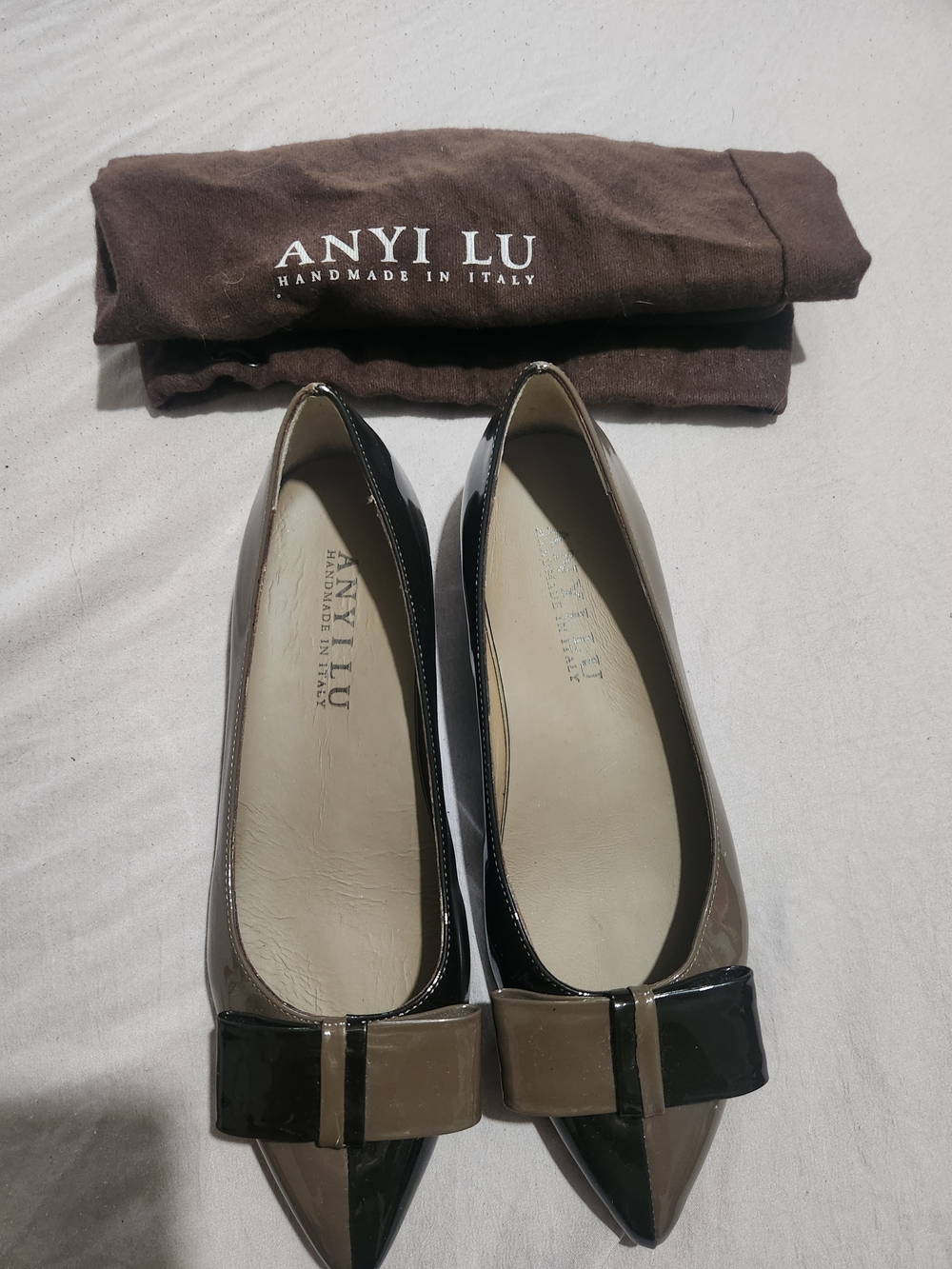 ANYI LU Delia Bicolor Taupe and Black Patent Bow Pointed-Toe Flats